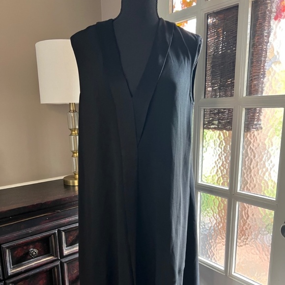 BCBGMaxAzria Dresses & Skirts - BCBGMAXAZRIA | Solid Black Tux Knee Length Sleeveless Dress Size S - 0101